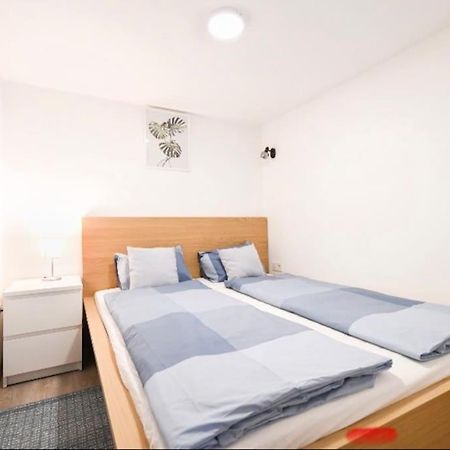 2 Bedroom Flat In Nyar Str., Boutique Budapest Bagian luar foto